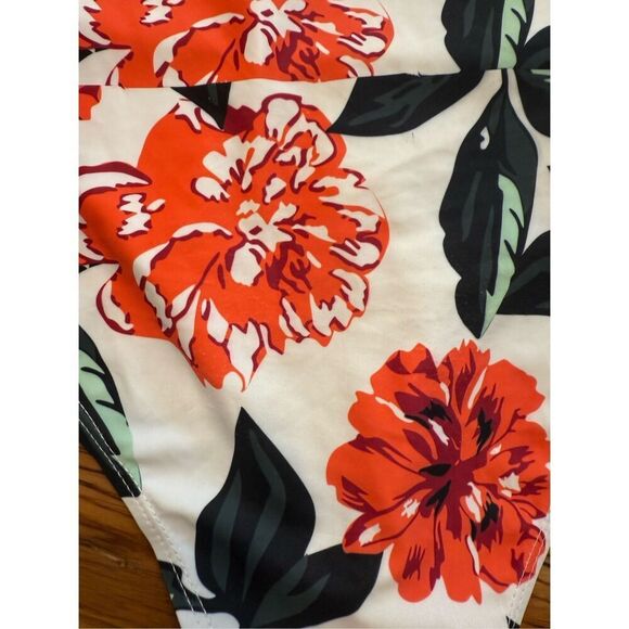 Floral ruffle shoulder one piece swimsuit size XL - Picture 4 of 6